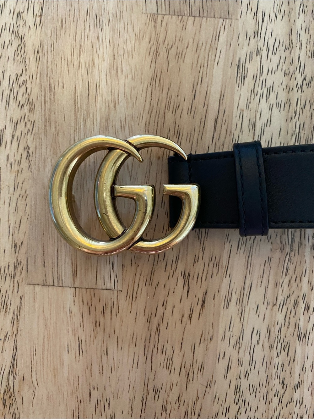 Gucci Black Leather Belt with Gold Interlocking GG Buckle - Picture 3 of 6